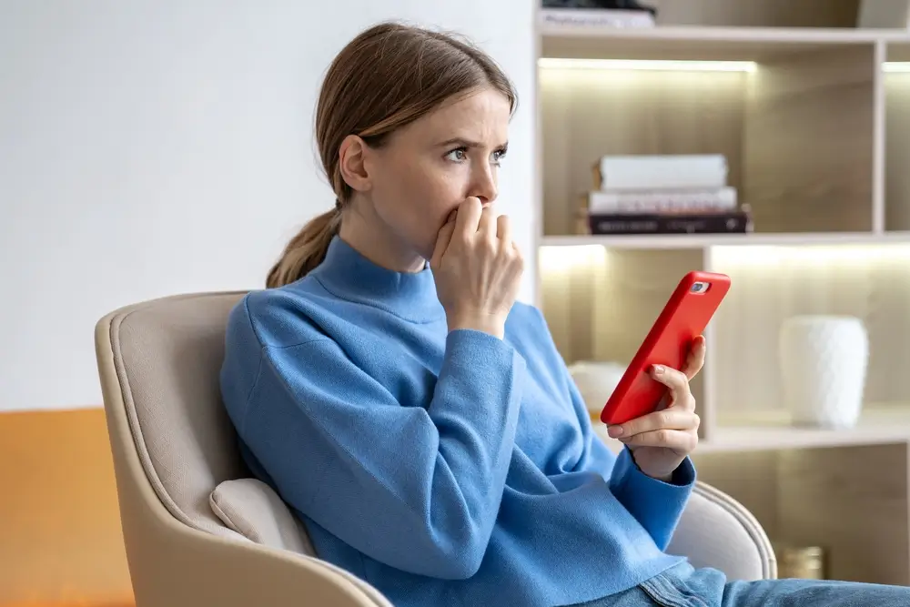 žena přemýšlí nad problémy