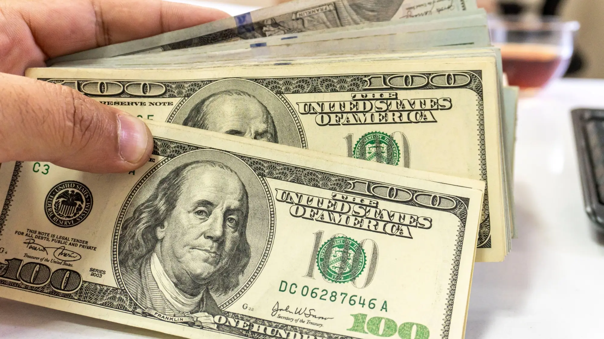 100dolarové bankovky