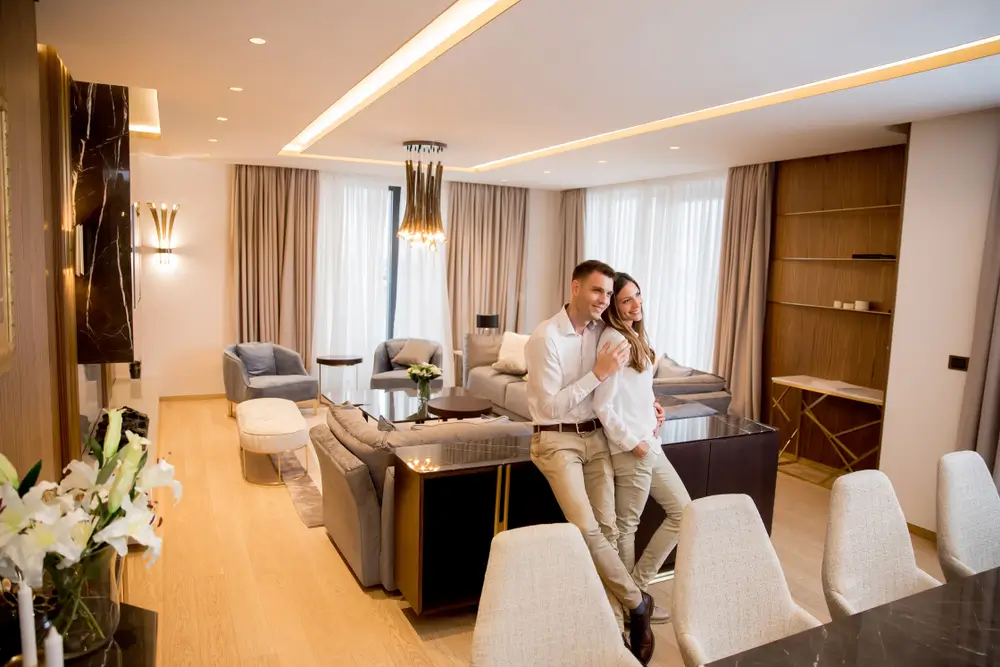 Milionáři ze sídliště. Vlastnit panelákový byt není žádná ostuda. Proč se paneláky stále podceňují?