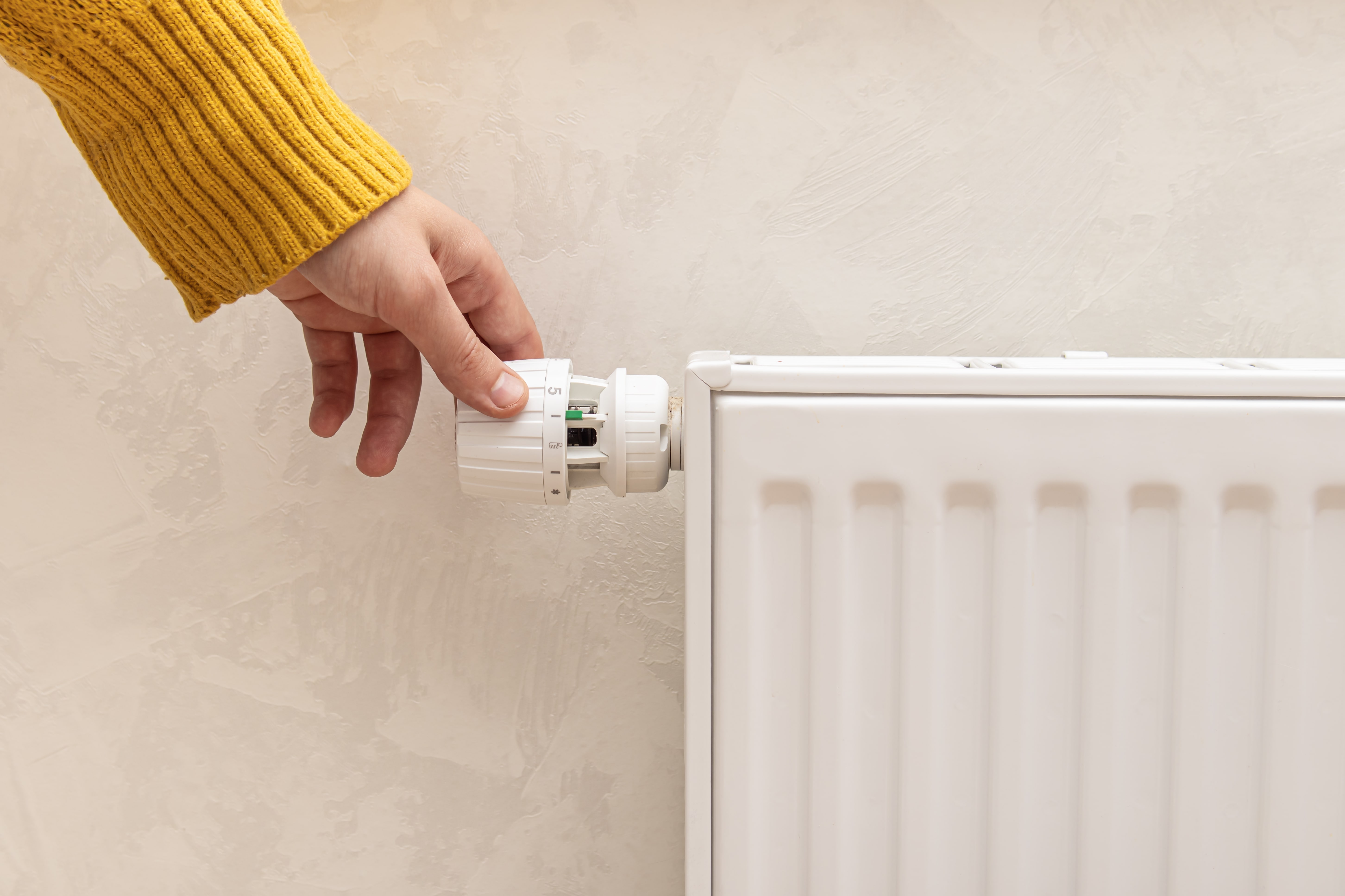 Klasickým bojlerům odzvonilo. Tímto chytrým ohřevem vody ušetříte desetitisíce