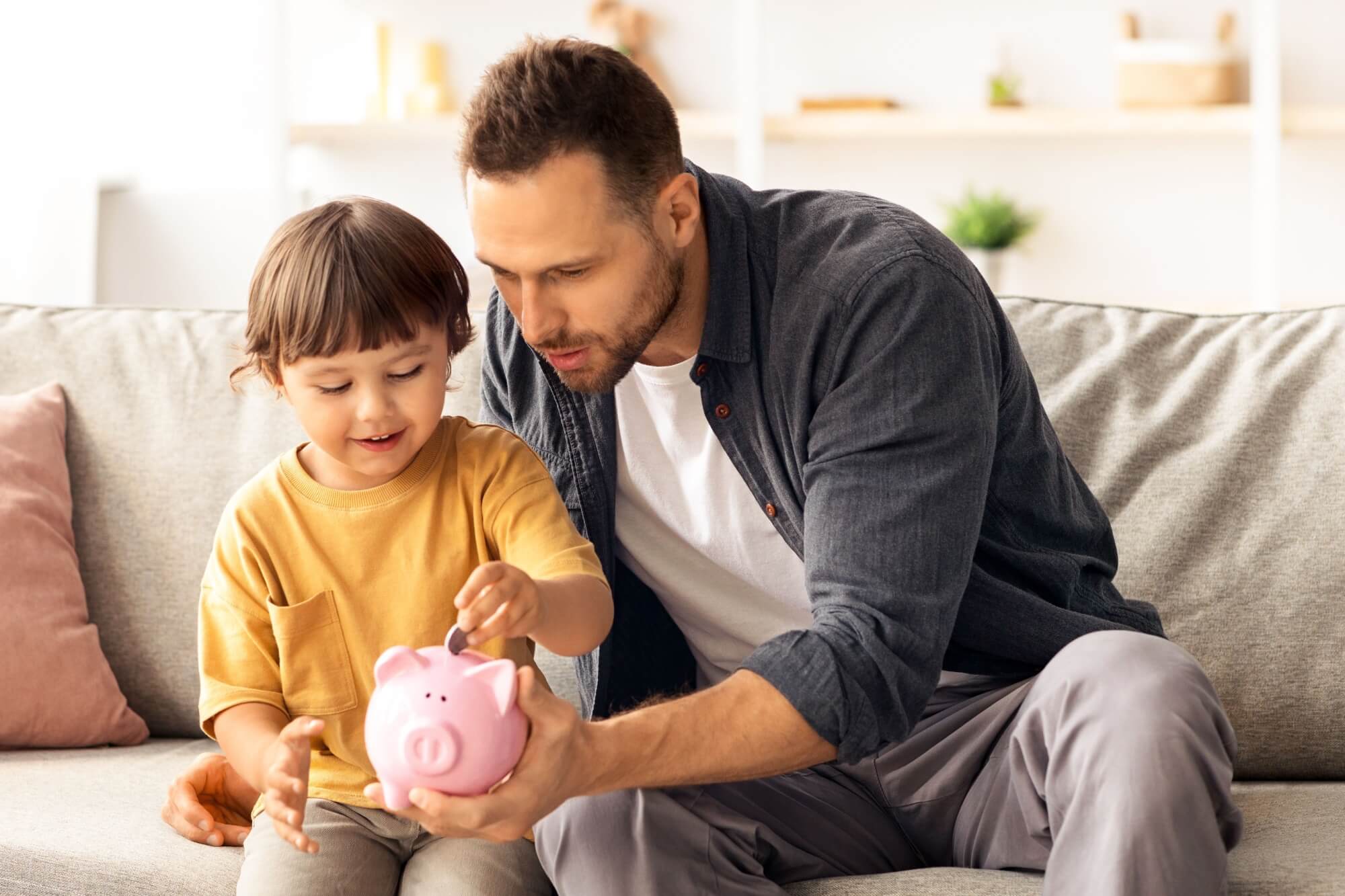 Češi začali plenit své spořící účty. V roce 2025 očekávají katastrofu