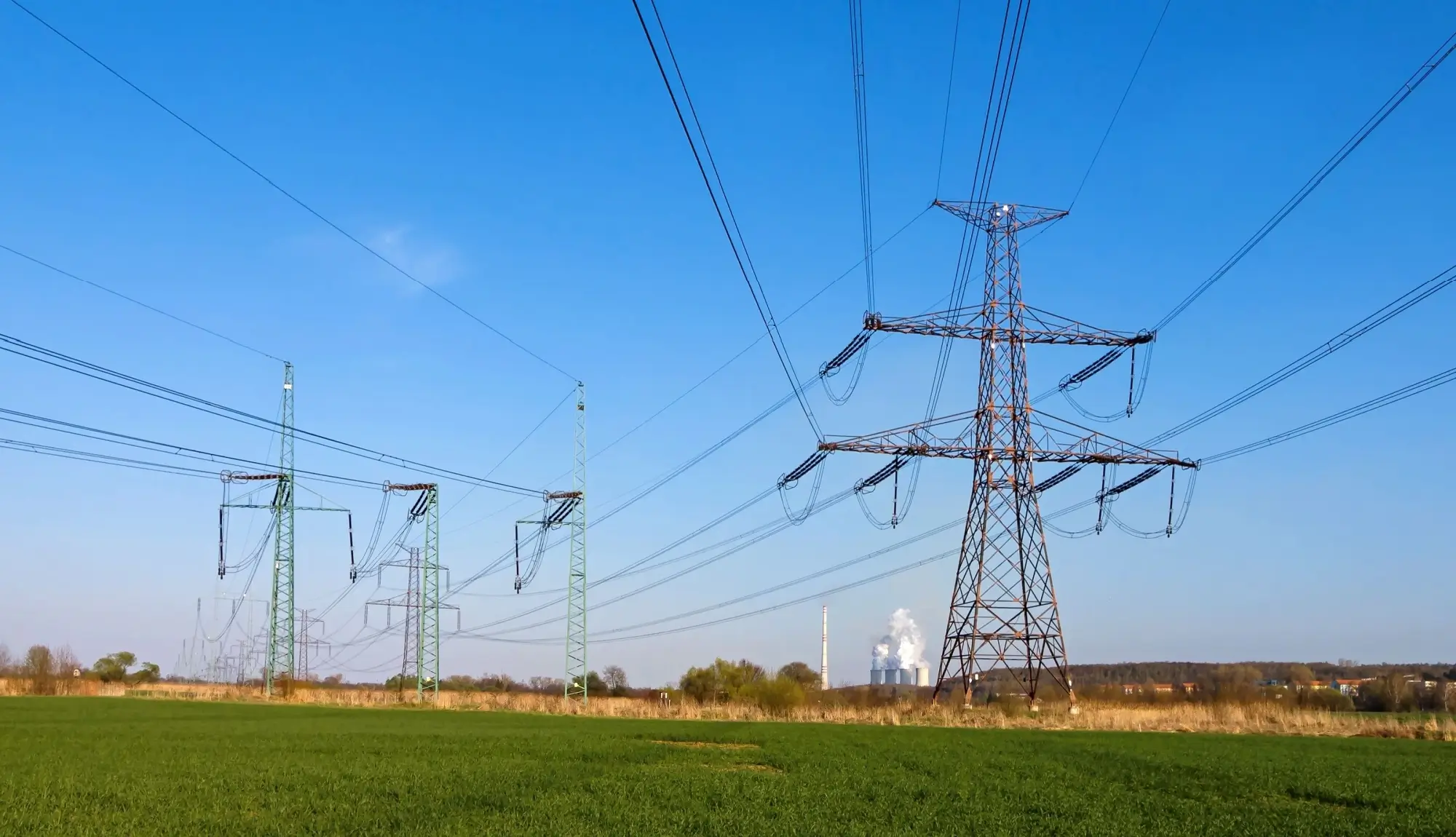 Češi mohou ušetřit až 30 % za elektřinu. Smlouvu ale musí podepsat do dubna