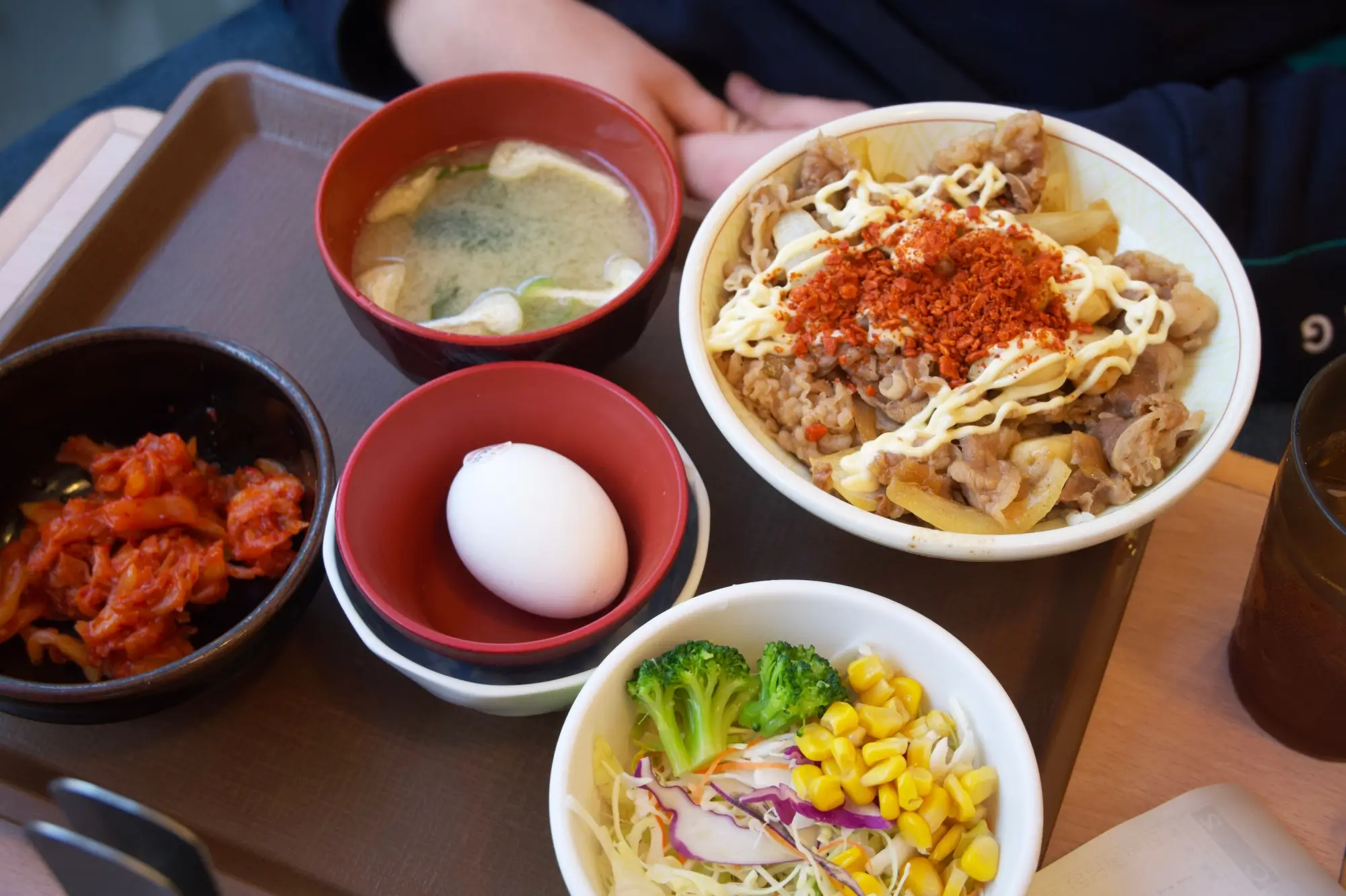 Pokrmy v restauraci Sukiya