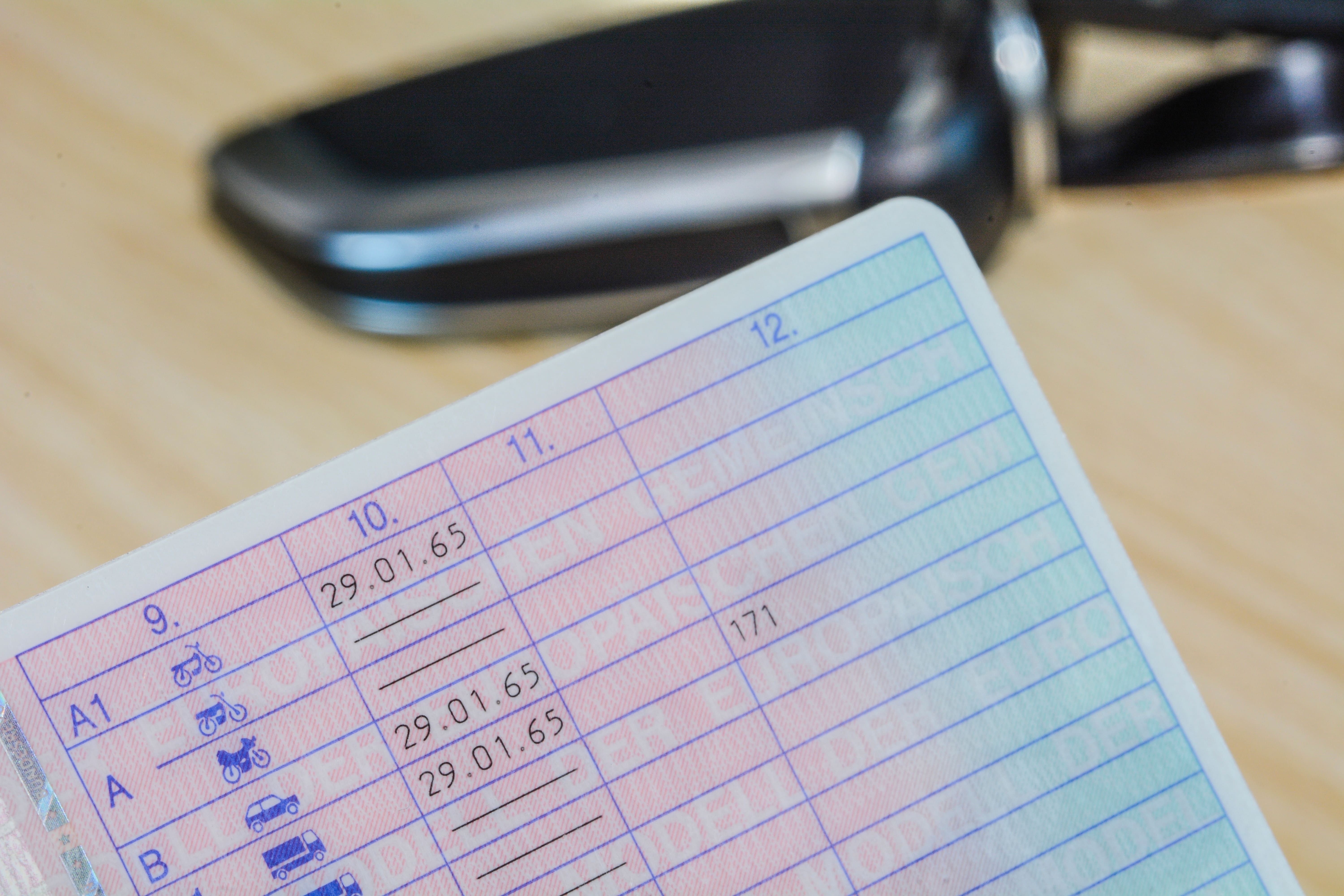 Konečně rozumné rozhodnutí EU: Všichni, kdo máte řidičák skupiny B, zaradujte se