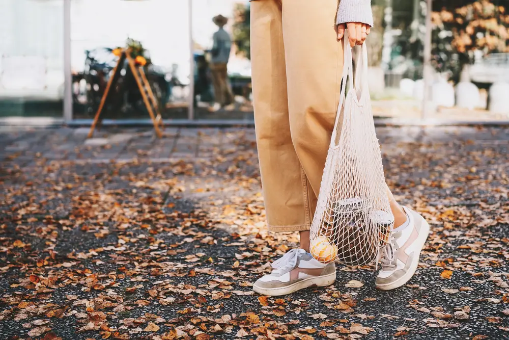 Nákup v síťové tašce.