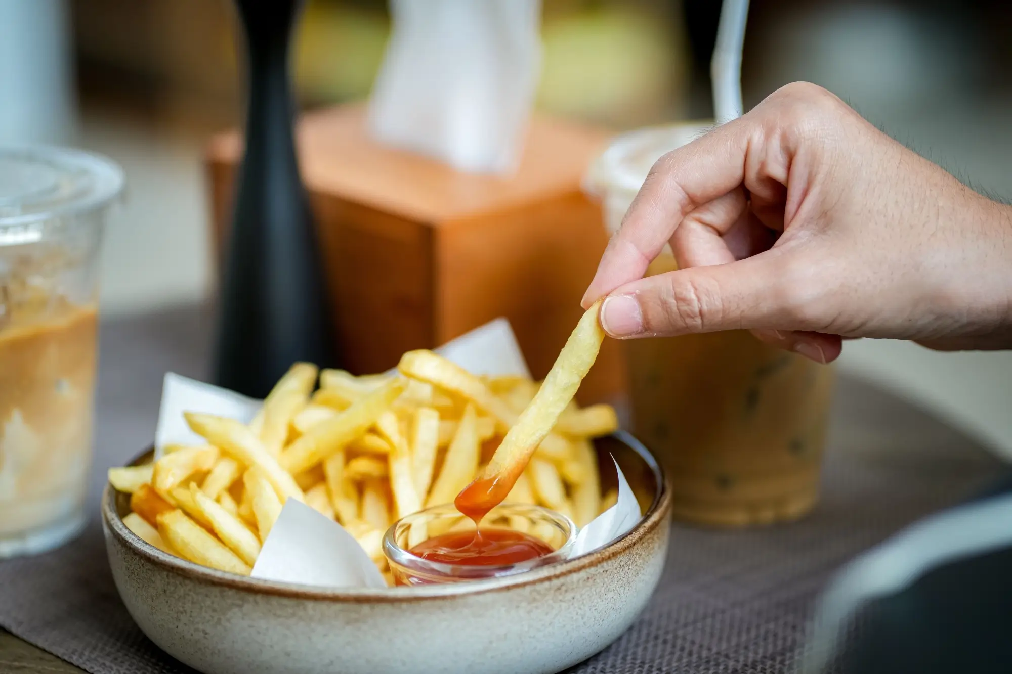 Tato zelenina ničí játra i ledviny. Češi ji milují a jí na kila. Obchodníci si mnou ruce