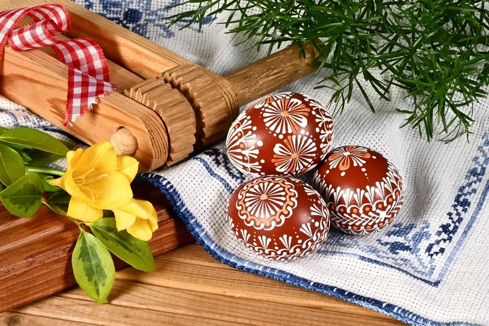 Mladí dnes už nevědí, co znamenají tradiční velikonoční zvyky. Tady je to, co jsme dělali my