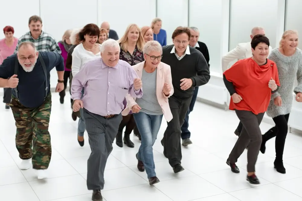 Lid&eacute; v důchodov&eacute;m věku běž&iacute;. 