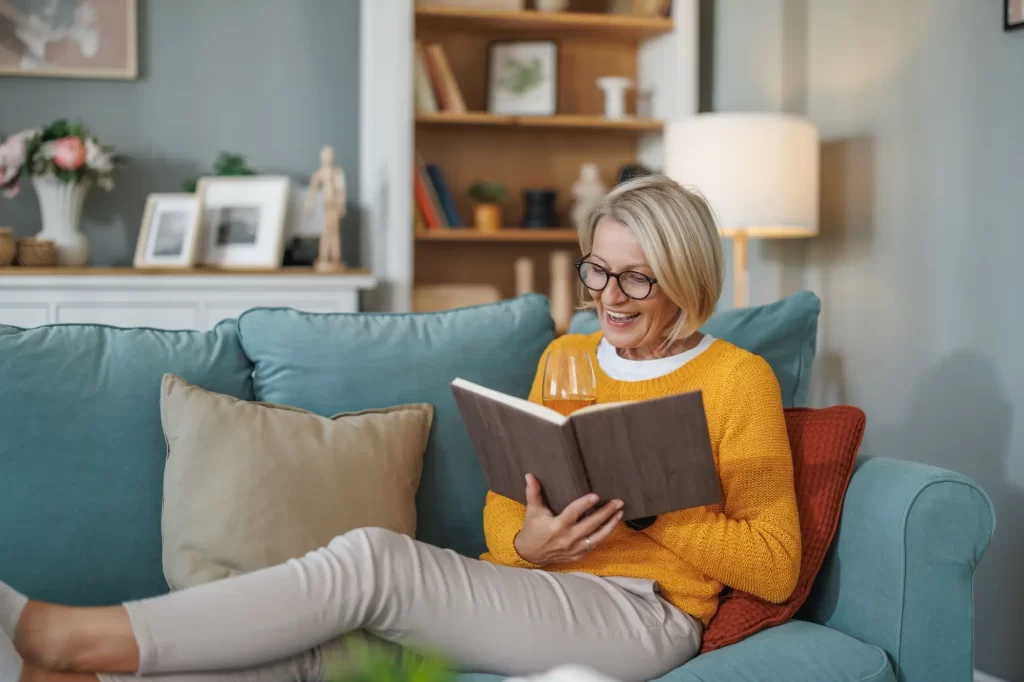 Žena čte knihu
