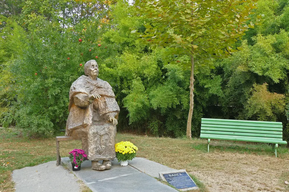 Katastrofy, změny a chaos. Proroctví Baby Vangy na léto 2025 děsí meteorology