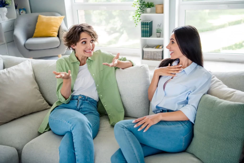 Dvě ženy si povídají