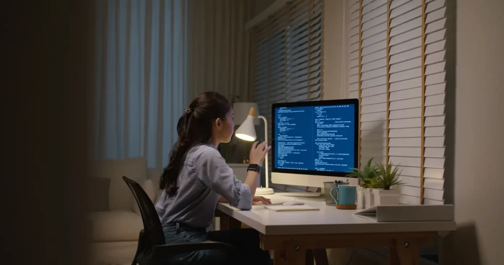 Žena pracuje v noci