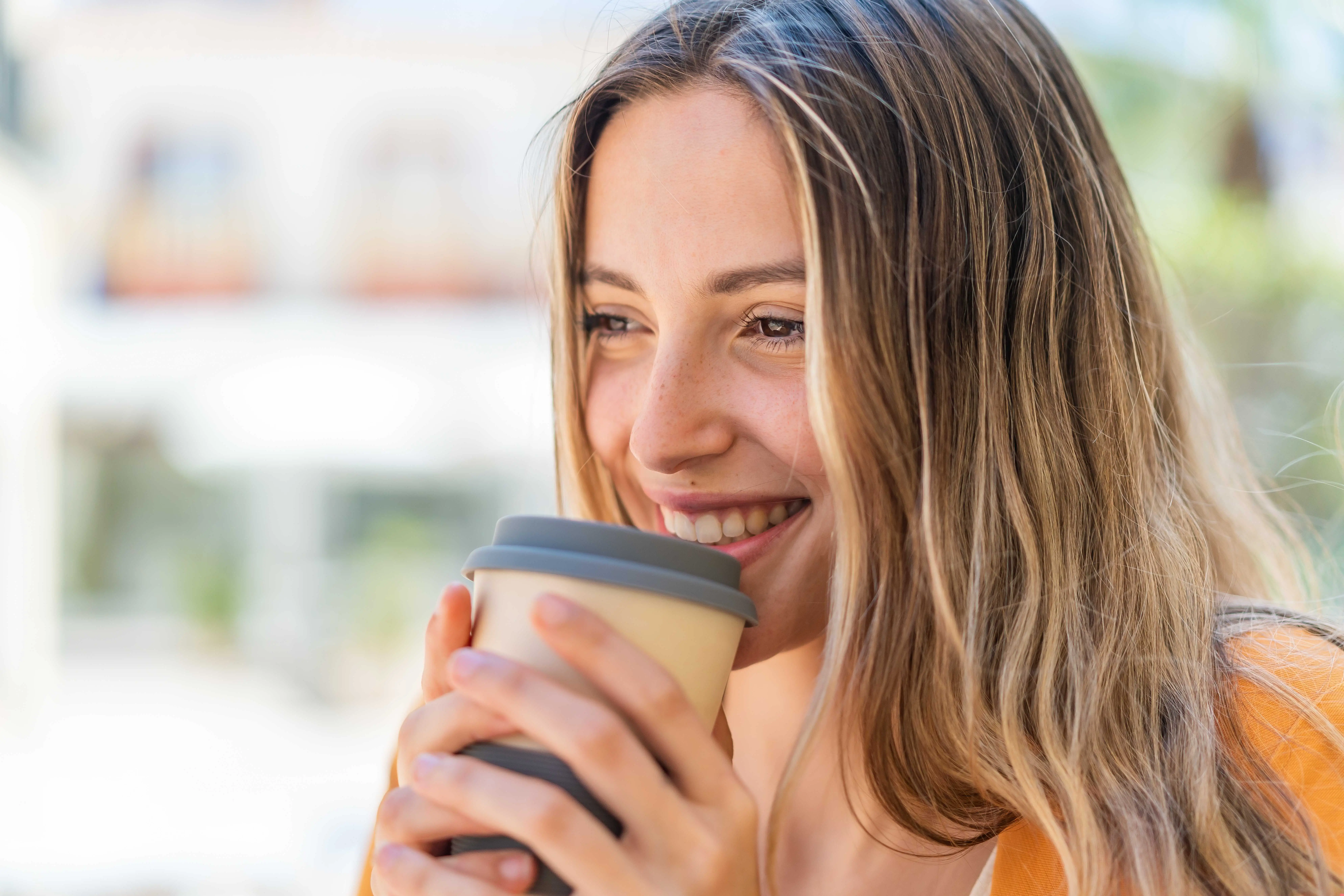 Skořice do kávy? Nejen pro chuť. Tenhle trik vás zachrání před nemocí