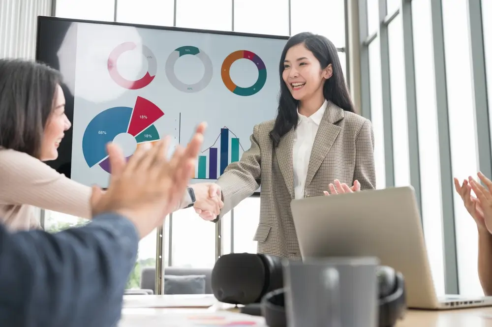 Marketingové oddělení vymýšlí prodejní taktiky 