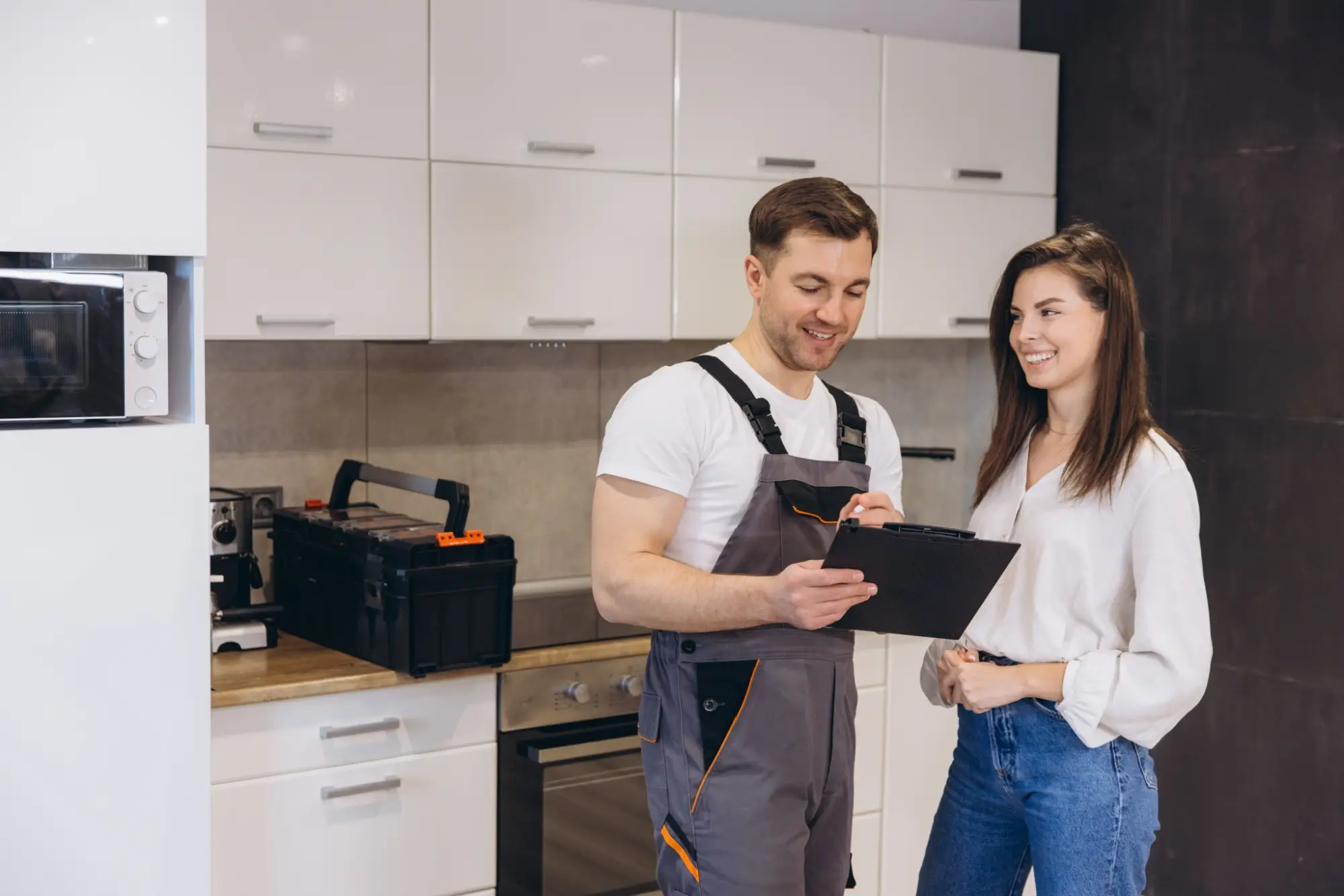 Když tohle nevypnete, váš účet za elektřinu vystřelí o tisíce. 90 % Čechů to nechává běžet nepřetržitě