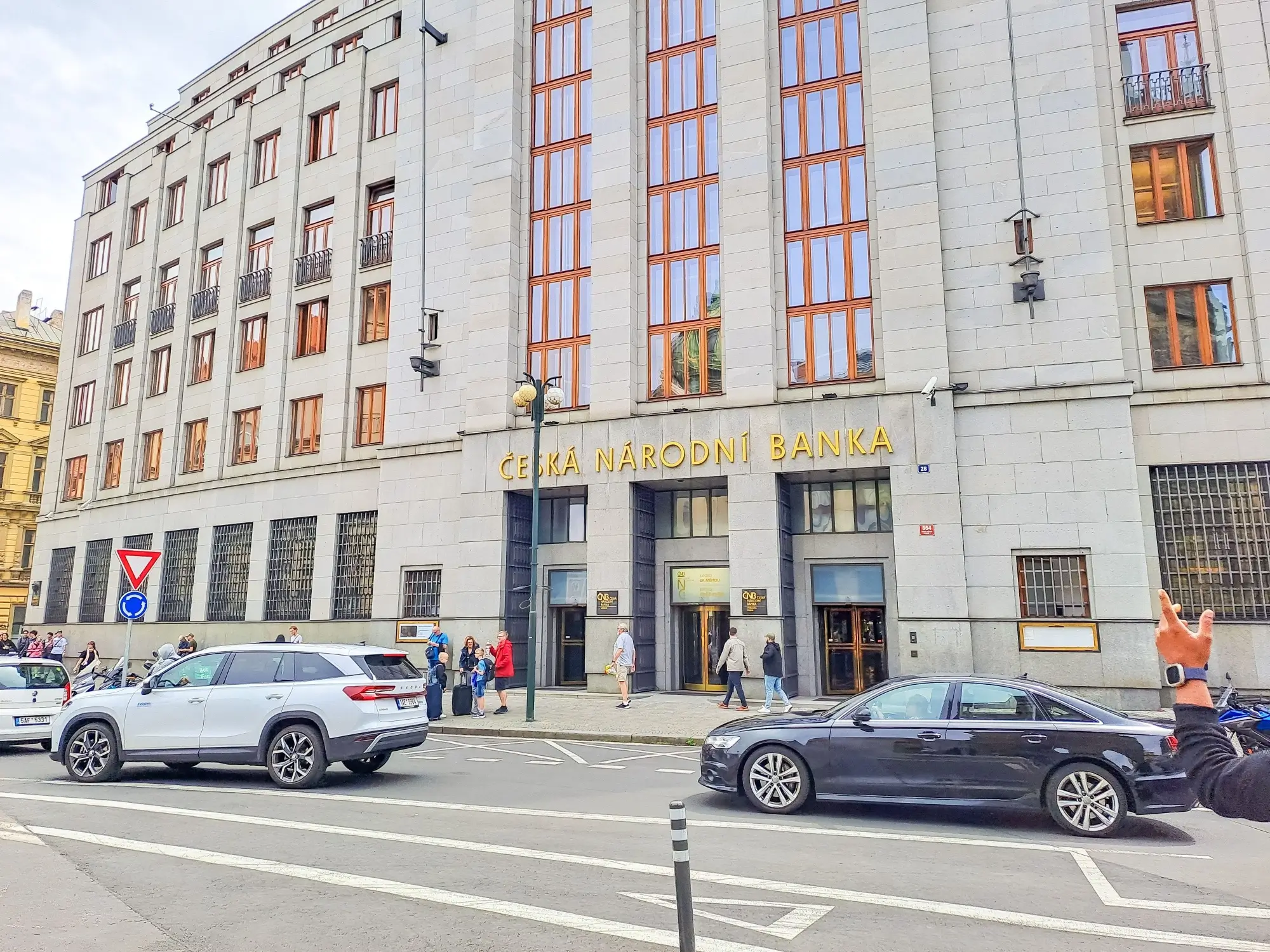 Nejlépe placený státní zaměstnanec v Česku bere 746 510 Kč měsíčně. Tohle byste chtěli taky