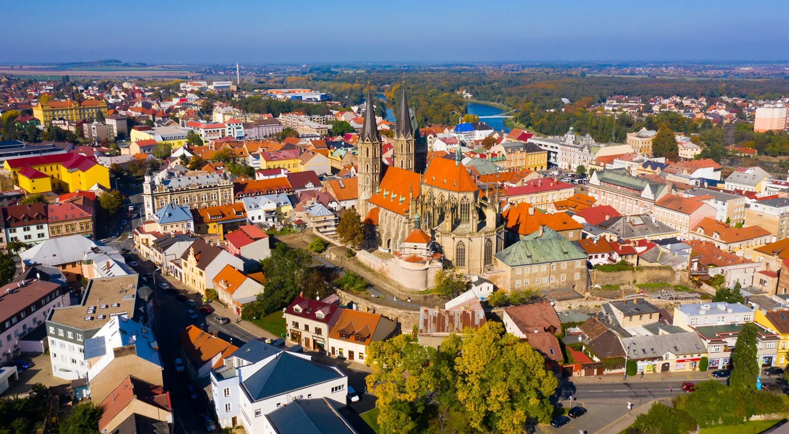 Meteorologové právě škrtli původní pošmournou předpověď: Přijde počasí jako korálek. Nejkrásnější bude víkend