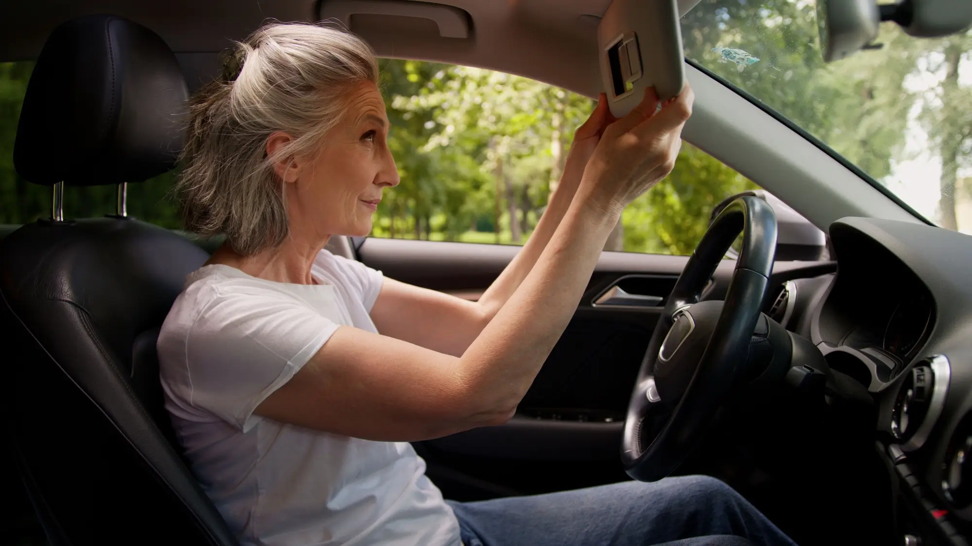 Důchodci v euforii: Od ledna 2026 se nezvýší jen důchody. Na účtu seniorům přistane ještě další nečekaná částka