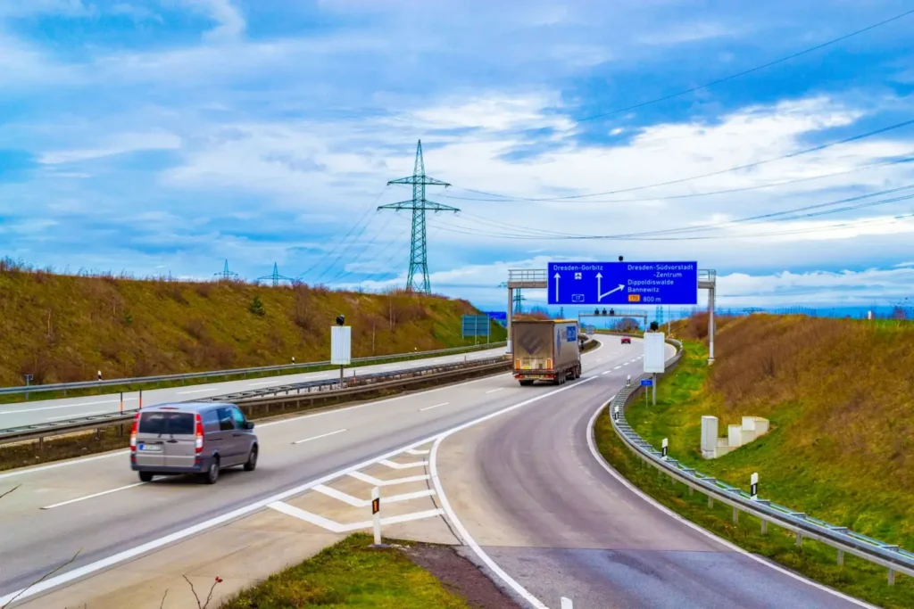 Kamion na d&aacute;lnici u Dr&aacute;žďan