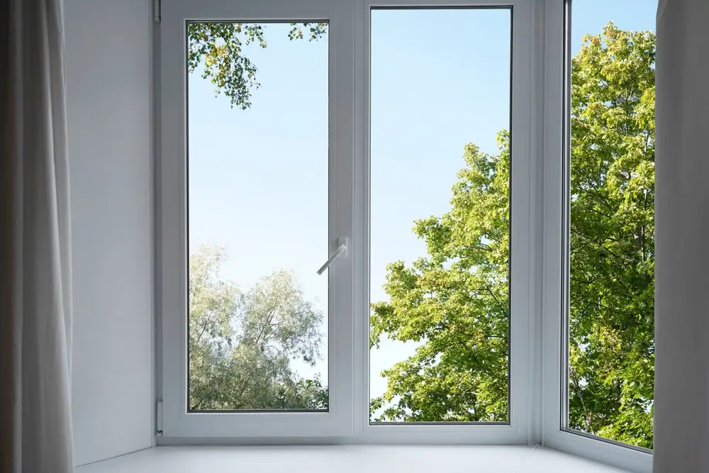 Češi se hromadně zbavují klasických vakuových oken. Nahrazují je mnohem lepší a praktičtější vychytávkou, která je v zimě k nezaplacení