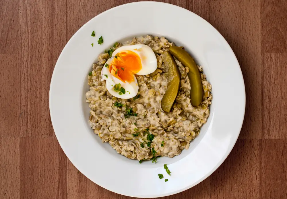 Tohle levné jídlo jsme za socialismu nenáviděli. Dnes se servíruje v nóbl restauracích a běžný Čech na něj vůbec nemá