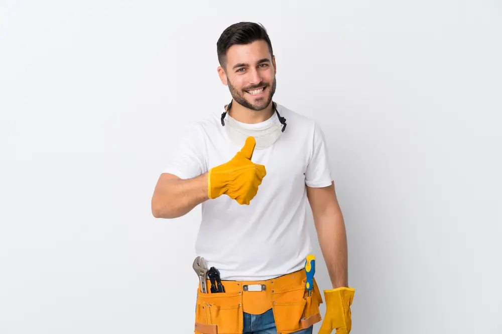 Kde si dnes v ČR vyděláte nejvíce bez vysokoškolského titulu: Tato 3 obory vynášejí přes 150 000 Kč měsíčně