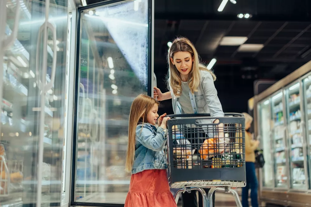 Facka pro každého Čecha: O kolik je polská Biedronka levnější než Lidl?