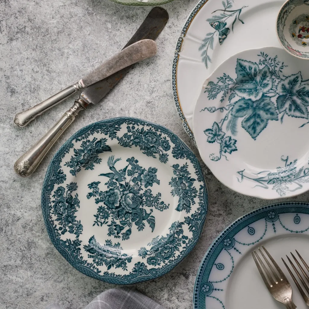 Ručně malované porcelánové nádobí