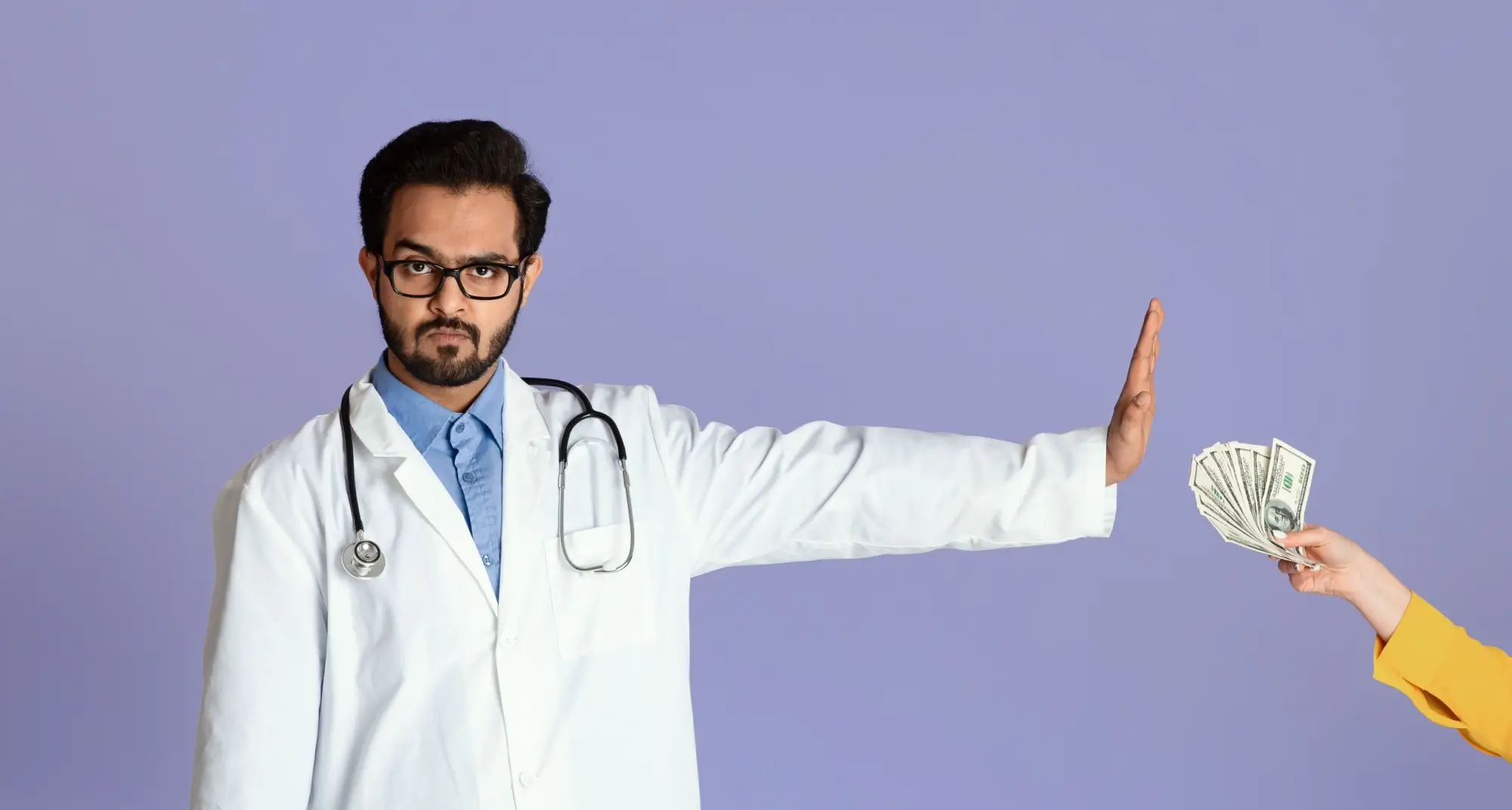 Lékař odmítající úplatek.