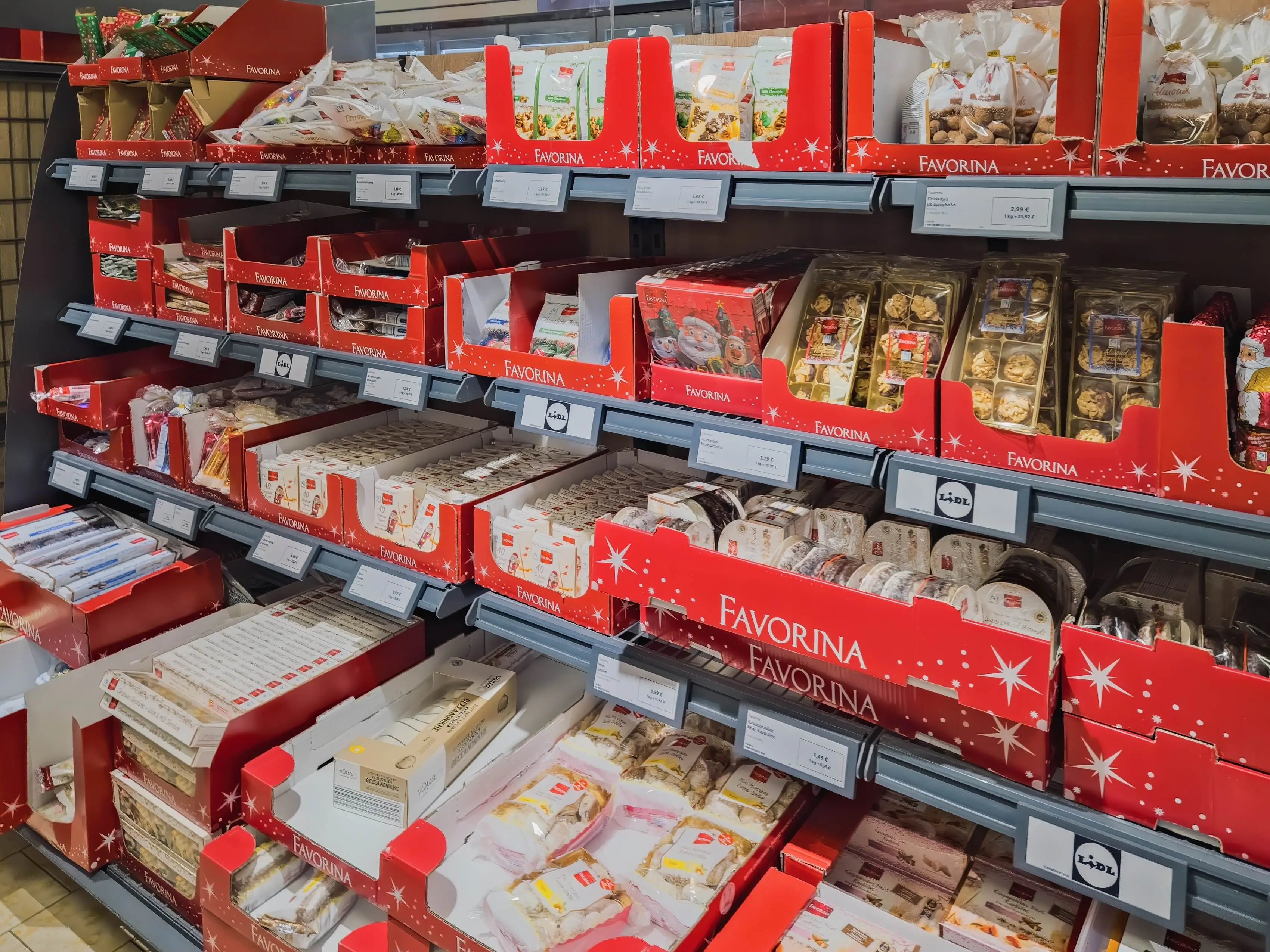 Lidl začal prodávat vánoční dárky a dekorace. Vše teď koupíte se slevou až 50 %. Akce brzy skončí