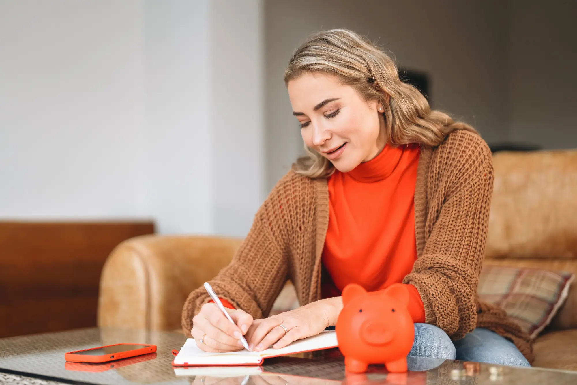 Ekonom radí: Kam je nejlepší uchovat 100 tisíc, aby neztrácely na hodnotě a zároveň byly v bezpečí