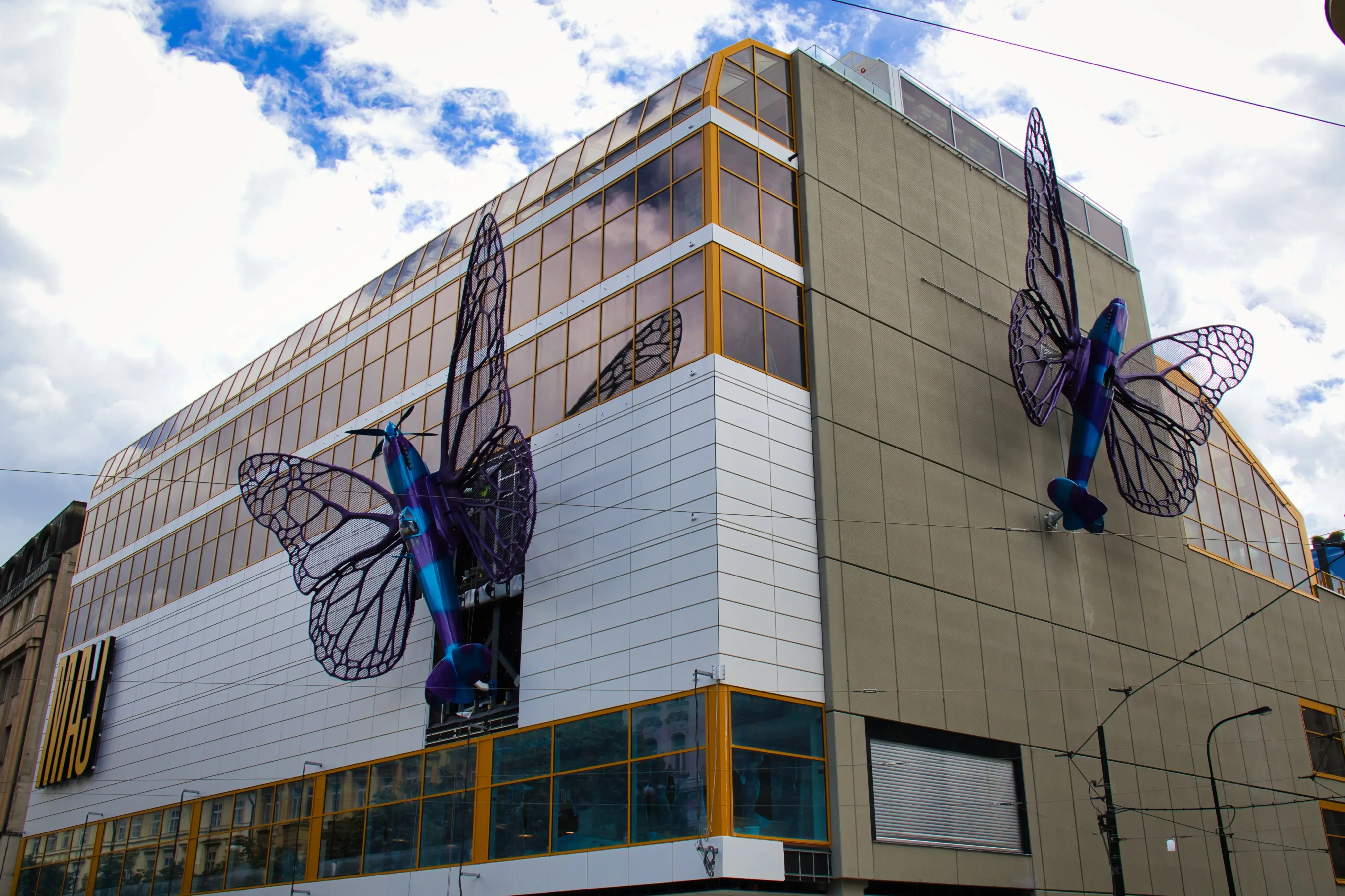 Do Česka míří nejpopulárnější fast food na světě. Koupení burgeru bude nevšední zážitek
