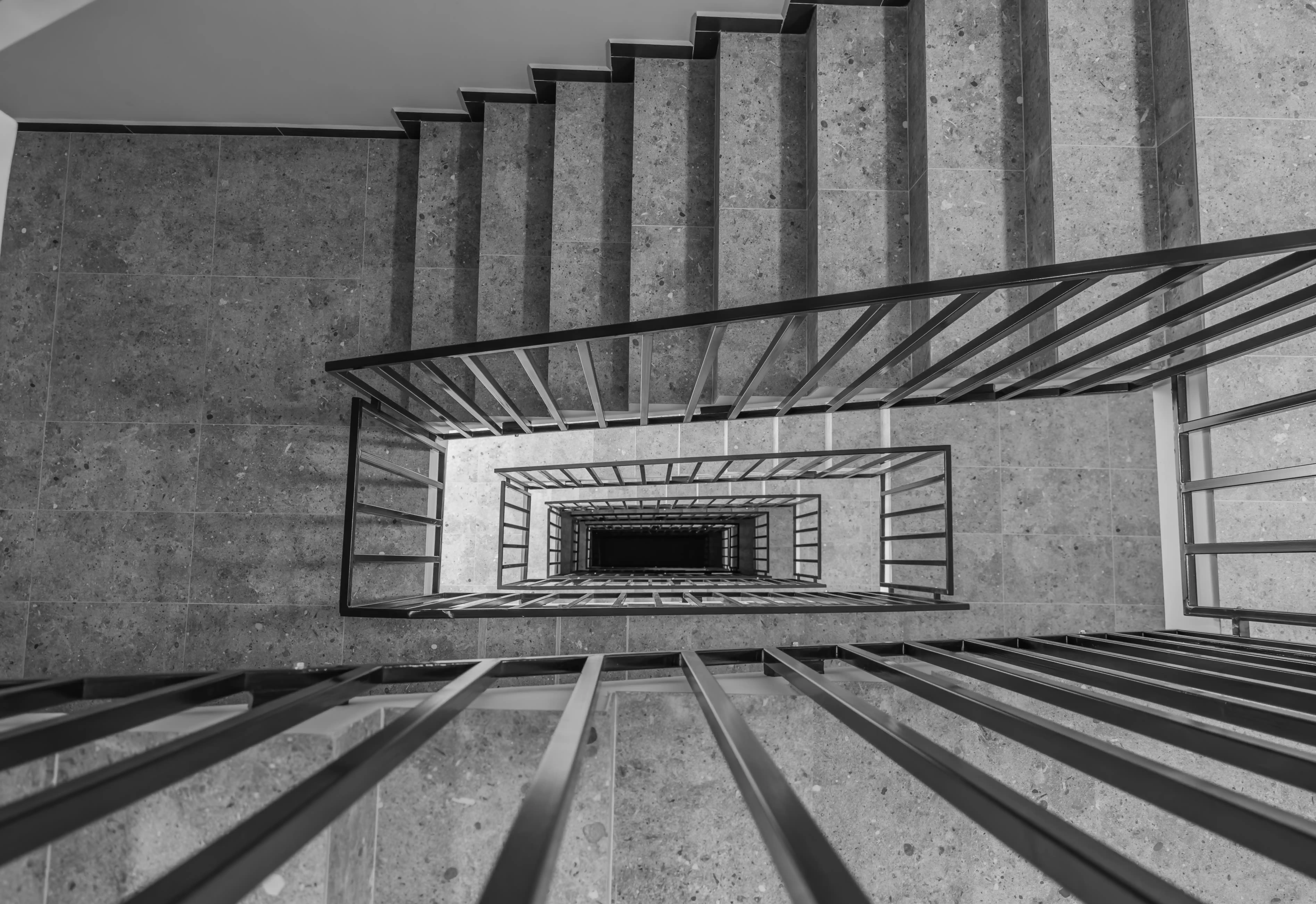 Právník radí: Musím platit do fondu oprav i za balkon či výtah, který nepoužívám