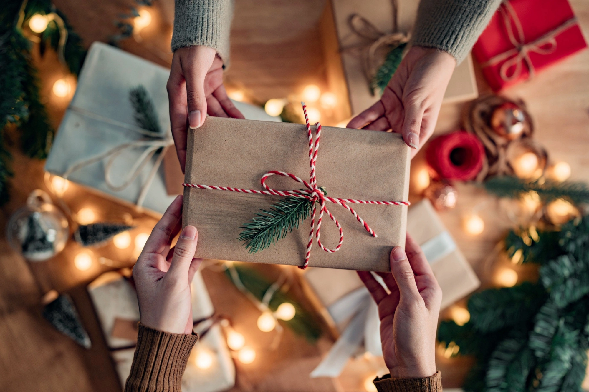 Ekonomové prozradili, kolik peněz byste měli utratit za Vánoce, pokud berete 50, 70 nebo 100 tisíc měsíčně