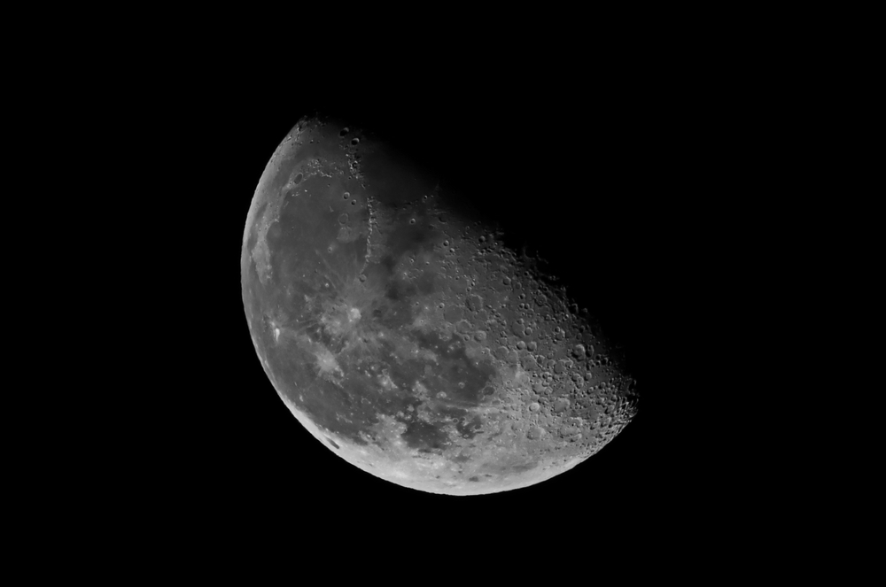 Artemis II: Historický návrat lidí k Měsíci, technické zádrhele i chvíle napětí bez spojení