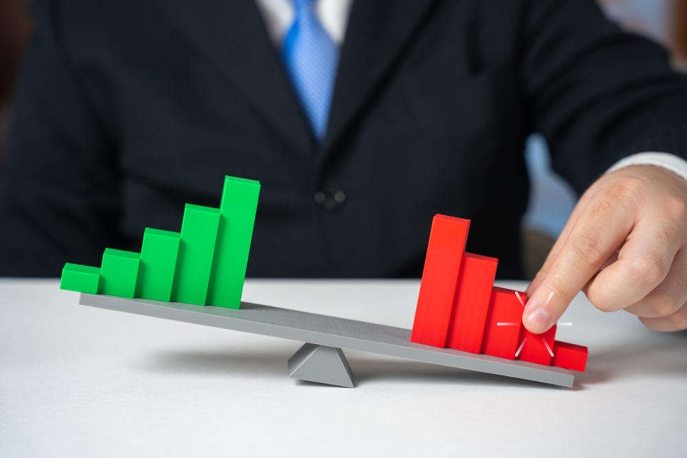 České veřejné finance v roce 2026: vyšší deficit, rostoucí dluh a dražší obsluha