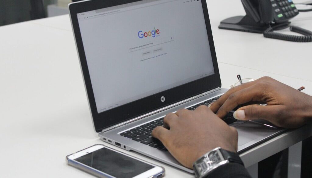 Benjamin Dada / Unsplash.com person typing on gray and black HP laptop