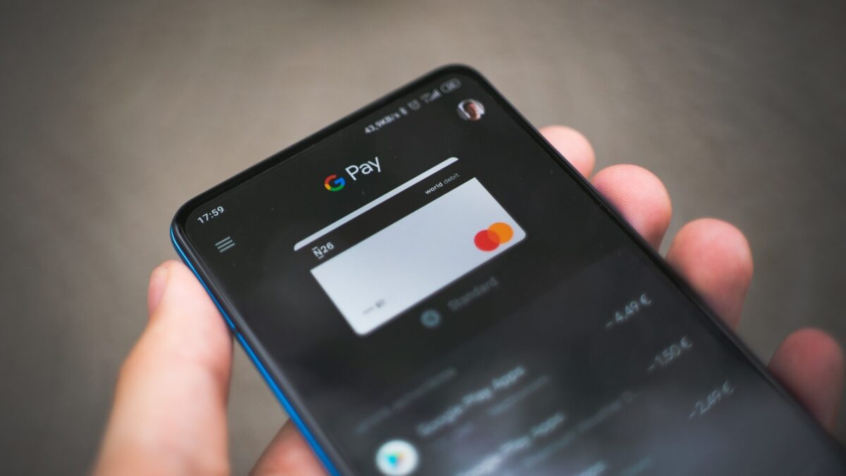 black samsung android smartphone displaying icons