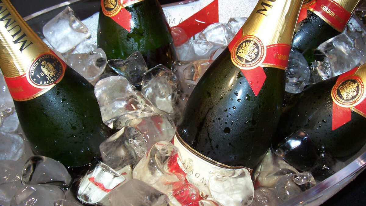 Champagne Mumm