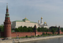 Moscow Kremlin from Kamenny bridge.jpg