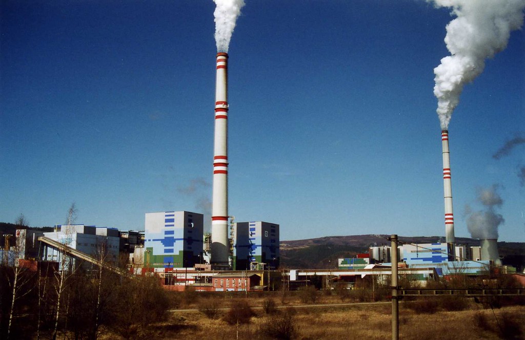 Uhelná elektrárna.