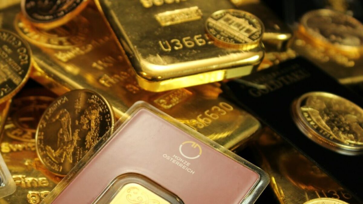 gold iphone 6 on gold round coins