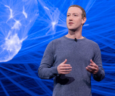 Mark Zuckerberg hájí výdaje společnosti Meta na AI, zatímco akcie klesají