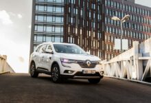 White Renault Megane 5-door Hatchback