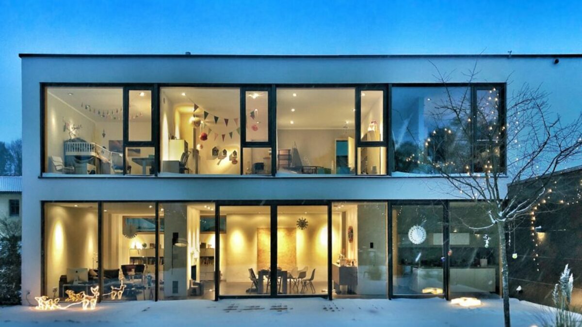 landscape photo of 2-storey house