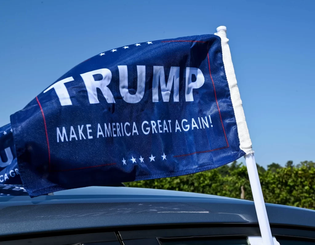 shutterstock_2521571765_optimized - ByznysDeník Trump zaměřuje politiku výhradně ve prospěch USA.