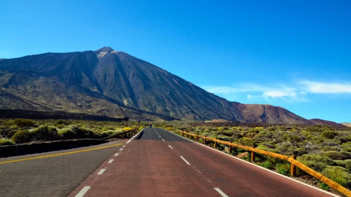 Sopka Pico del Teide ze silnice