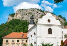Poutní místo v samém srdci Českého krasu rozhodně stojí za návštěvu. Zdroj: Shutterstock