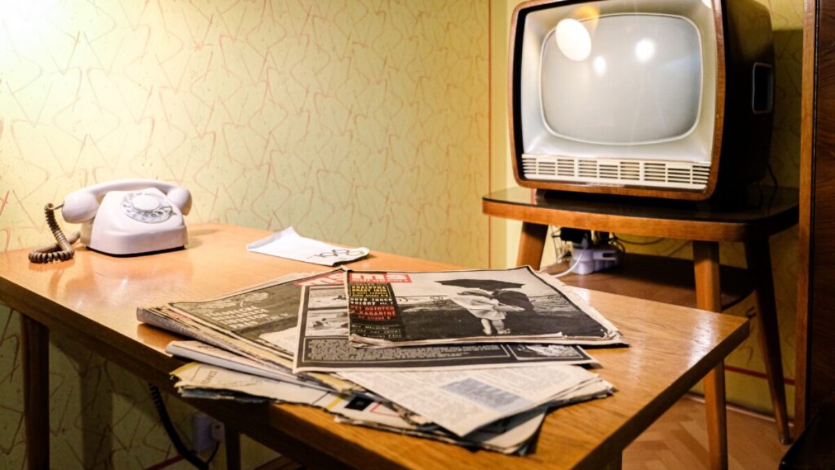Televize, telefon, noviny - Československá domácnost v 80. letech