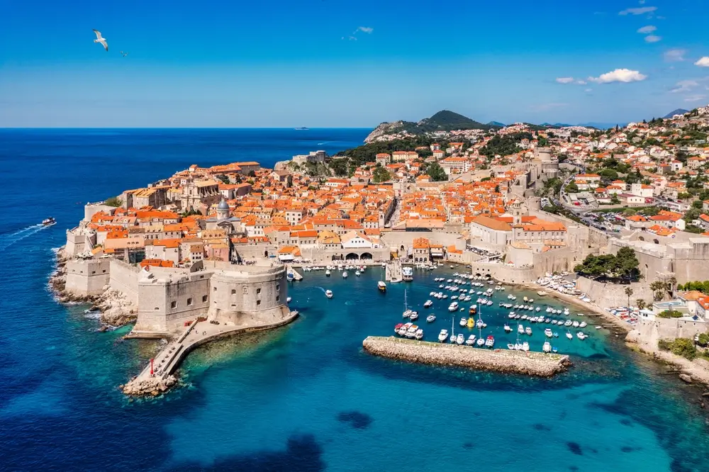 shutterstock_2456673999 - ByznysDeník Chorvatsko